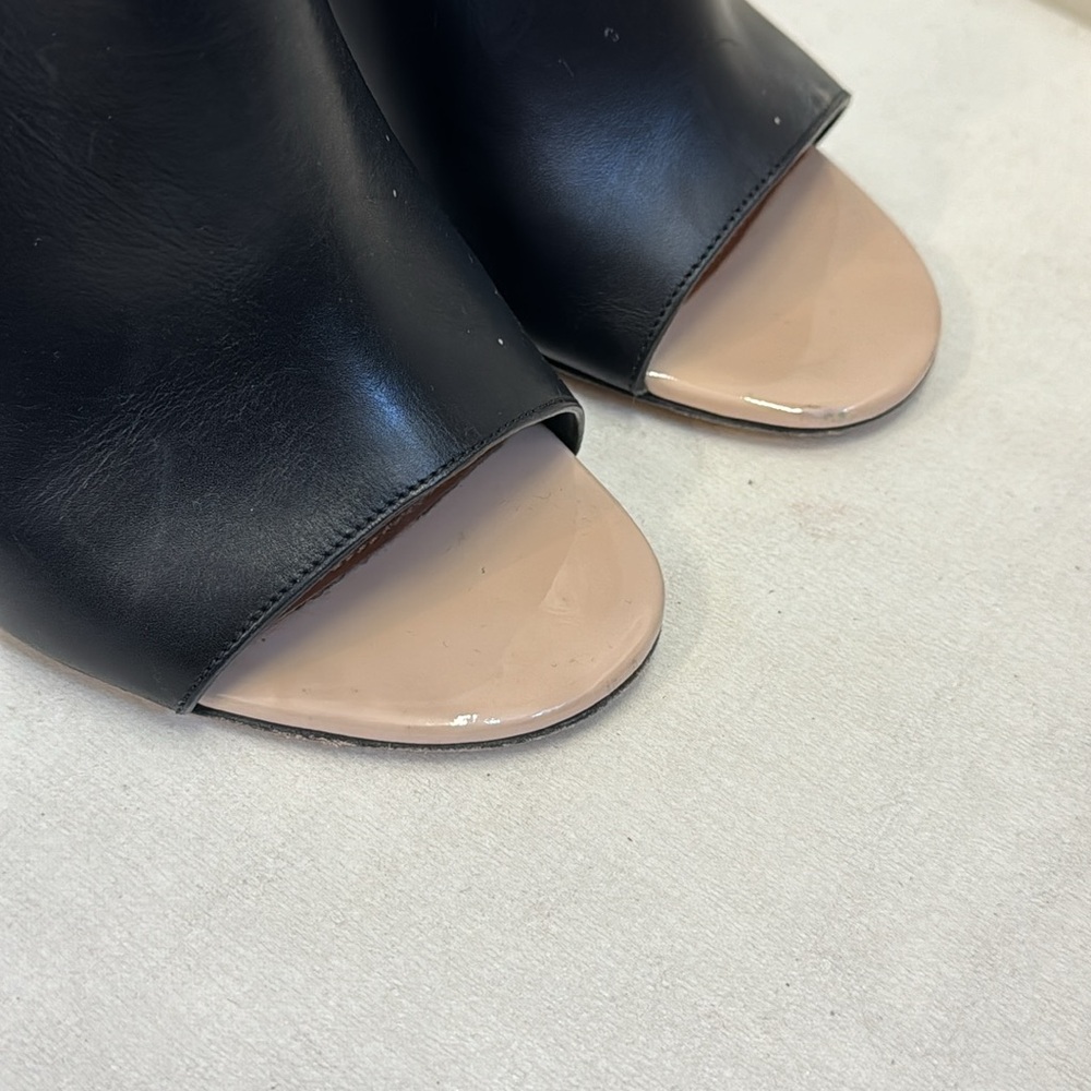 Givenchy Open Toe Heel - Picture 4 of 5